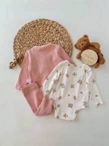 SHEIN Bộ áo liền quần dài tay họa tiết hoa nhí thoải mái cho bé gái sơ sinh, gồm áo khoác và quần màu trơn, thích hợp cho mùa thu đông. - Hồng - Xem 2