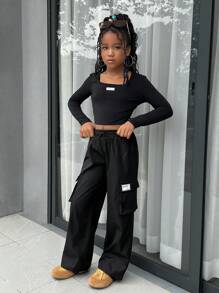 SHEIN 青少年女孩休闲针织高领长袖上衣和宽松工装口袋裤套装，非常适合秋冬街头穿着，周末休闲外出，母子装，青少年装，黑色青少年装，黑色工装裤套装，返校服装 - 黑色 - 查看 4