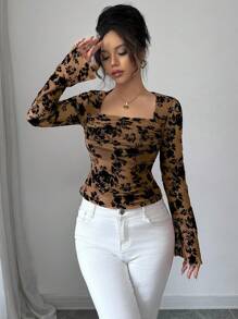 SHEIN Elenzya 女士花卉植绒网眼方领长袖优雅T恤，春季款 - 卡其色 - 查看 3