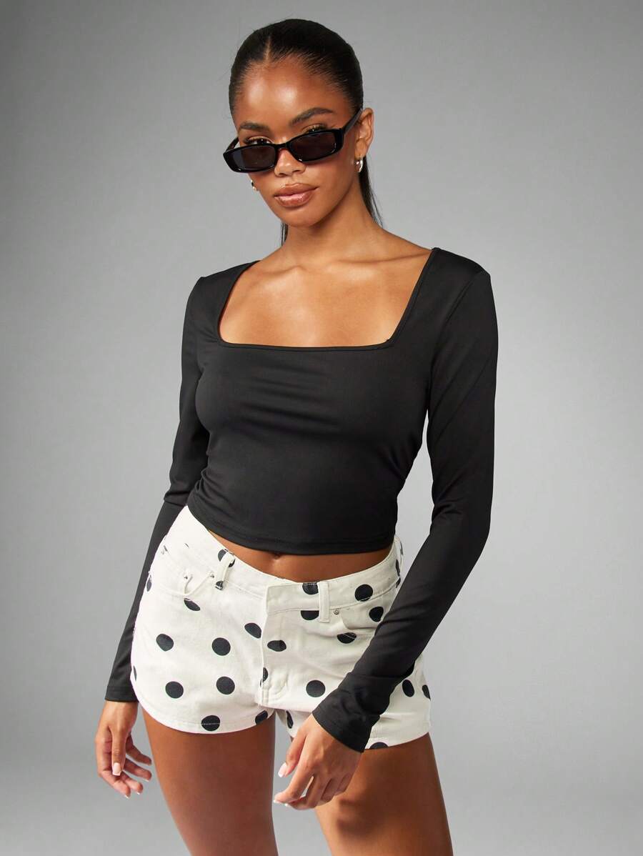 MISSGUIDED Top corto de cuello cuadrado de manga larga, ajustado, esencial, capa básica, moderno, minimalista, para usar en otoño, invierno y primavera, de estilo clásico y versátil - Negro - Ver 1