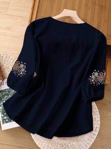 SHEIN LUNE CURVE 大码女式时尚刺绣休闲半袖衬衫 - 藏蓝色 - 查看 2