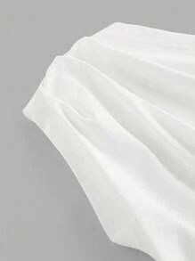 SHEIN MOD 大码女款黑白条纹纹理不对称肩部针织上衣，黑白条纹图案，收腰，褶皱侧袖，休闲时尚，夏季 T 恤