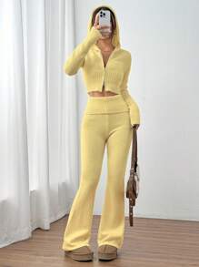 Flirla 2件套女士纯色连帽短款拉链针织毛衣和高腰长裤 - 黃色 - 查看 4