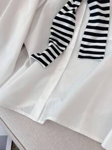 SHEIN Camisa suelta de manga larga de moda casual diaria con estampado de rayas y chal de 2 en 1 para adolescentes, adecuada para primavera, otoño e invierno, versión coreana, con cuello marinero, lazo y rayas en blanco y negro