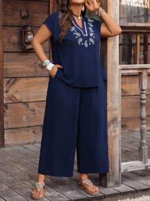 EMERY ROSE 2 pezzi/Set Taglie forti Camicia con scollo a V e stampa di anacardi e Pantaloni a gamba larga Set Taglie forti Pantaloni estivi per donna Taglie forti Set di pantaloni blu navy 2 pezzi Completo casual Taglie forti Abbigliamento autunnale donna Taglie forti, Outfit da concerto per donna, Completi da relax per donna, Abbigliamento western donna Taglie forti, Boho, Outfit country per donna - Blu Navy - Visualizzare 7
