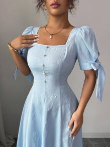 Elenzga 新款女式方领提花面料泡泡袖系带蝴蝶结露背休闲连衣裙，优雅百搭，适合日常穿着和度假 - 藍色 - 查看 2