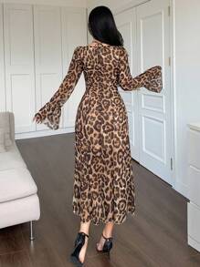 DAZY 女式度假风豹纹印花十字领喇叭袖修身中长连衣裙 - 棕色 - 查看 2