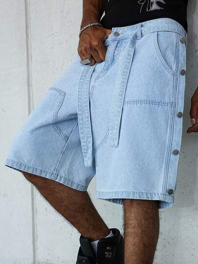 Manfinity EMRG 男士宽松腰街头风多扣蓝色拼布牛仔短裤男浅色水洗牛仔短裤宽松牛仔短裤男