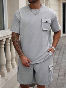 Manfinity Homme Große Größen Herren Lässig Set aus T-Shirt mit Tasche und Shorts mit Tasche