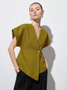 Aveloria Modichic High-End Design Minimalist Elegant Versatile Commute V-Neck Wide Shoulder Silhouette Waist Cinched White Textured Fabric Asymmetric Hem Decorative Button Detail Cap Sleeve Women Jacket