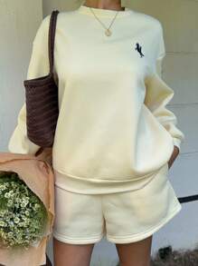 SHEIN EZwear 女士骑士印花落肩长袖卫衣和短裤两件套休闲套装 - 黃色 - 查看 7