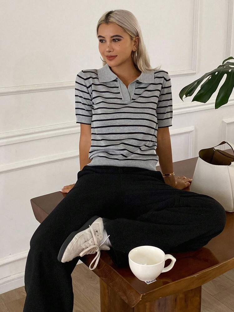 Women's Striped Pattern V-Neck Short Sleeve Wide Hem Knit Top, Casual