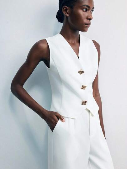 Maija 女士白色金属扣无袖V领两件套服装，适合外出，教师制服