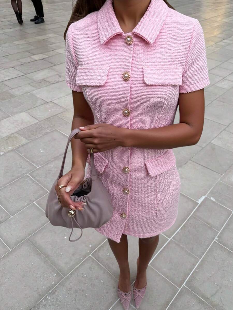 Siren Gaze 秋季必备女士粉色格子短袖单排扣优雅迷你连衣裙 | 2025 新款秋装，适合返校和教师装的秋季服装 | 老钱风格学院风时尚前部金属纽扣装饰，适合日常通勤、办公室和秋季必备的朴素商务休闲连衣裙