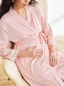 SHEIN BloomMama Set pigiama per donne incinte composto da vestaglia monocromatica e camicia da notte con stampa a righe