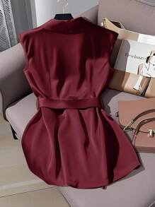 SHEIN Clasi 女士优雅系带腰饰无袖衬衫，适合通勤，春夏季 - 酒紅色 - 查看 2