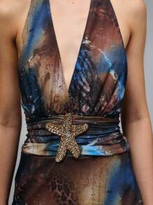 TypaGal Vestido de lujo con estilo oceánico, diseño de estampado degradado azul y marrón, espalda con tirantes sexy, decoración exquisita de strass en forma de estrella de mar en la cintura, bajo asimétrico con apliques de tul, que resalta las curvas encantadoras, adecuado para fiestas de vacaciones o actividades en la playa.