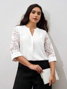 SHEIN Clasi Talla grande Blusa con encaje en contraste de cuello notch