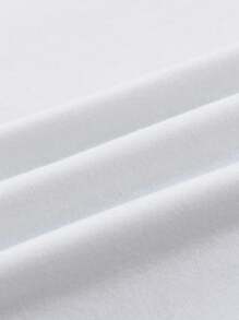 Green Lantern X SHEIN 男士休闲白色圆领短袖T恤，卡通黑白英文字母印花图案，夏季