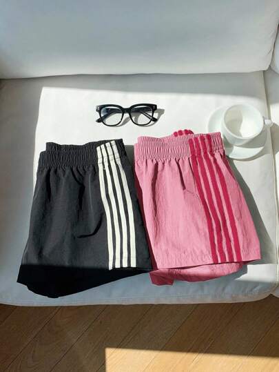 Comfortcana 2 件女式松紧腰条纹宽松休闲运动短裤，适合日常街头穿着，夏季