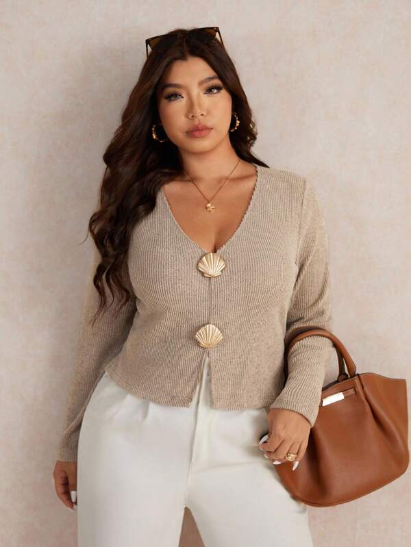 Elaquor Women Plus Size Metal Shell Decor V-Neck Split Hem Long Sleeve Fitted T-Shirt, Casual Resort Style, Spring/Autumn