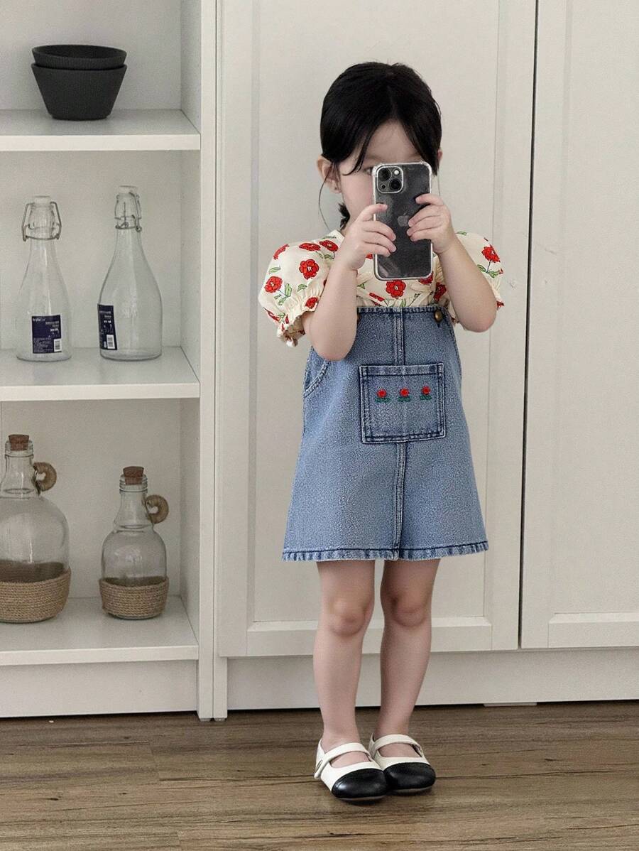 SHEIN Baby Mädchen Modisches Elegantes Digital bedrucktes Kurzarmhemd und Jeans-Overall-Kleid-Set, Sommer - Verschiedenfarbig - Übersicht 1