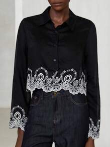 Aveloria Modichic Blusa de manga corta con cuello de volantes, bajo con bordado pesado y contraste de colores, de estilo elegante y estilizador - Negro - Ver 5