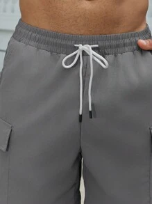 Manfinity Homme 男士夏季休闲翻盖口袋抽绳腰工装短裤 - 深灰色 - 查看 5