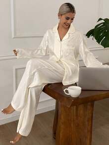 DAZY Bộ đồ ngủ vải satin jacquard họa tiết lá tre phong cách Trung Hoa thu đông - Màu be - Xem 4