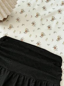 少女黑色针织休闲百搭镂空褶皱 A 字低腰迷你裙，适合夏季