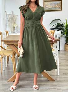 Flirla Plus Size Women Elegant Jacquard Flounce Sleeve V-Neck Waist Fitted Long Dress - Green - View 1