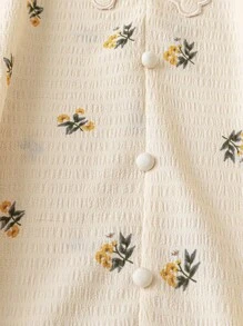 Mulvari 大码女式花卉纽扣设计短款泡泡袖衬衫