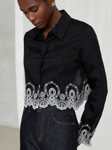 Aveloria Modichic Blusa de manga corta con cuello de volantes, bajo con bordado pesado y contraste de colores, de estilo elegante y estilizador - Negro - Ver 3