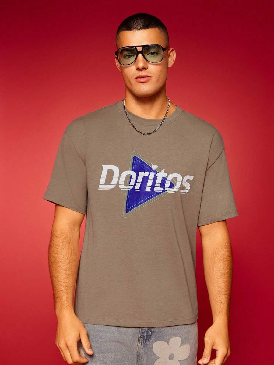 Doritos X SHEIN Men's Summer Casual Geometric & Letter Graphic Round Neck Short Sleeve T-Shirt - Khaki - View 1