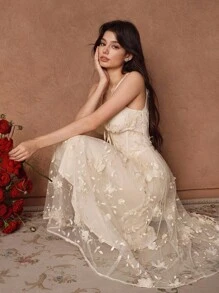 SHEIN Unity Vestido elegante sin mangas con escote en V profundo, bordado floral de malla, lazo en la cintura para mujer en beige, vestido de invitada de boda, vestido de hada, hombros descubiertos - Champán - Ver 3