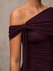 SHEIN BAE Burgundy Dress With A Flowing A-Line Skirt Is Elegant And Sophisticated, Suitable For Holidays, Weddings, Birthdays, Graduations, And Other Occasions. The Fitted Cut Makes It A Great Choice For Autumn Wear,Date Night Attire, Wedding Guest Wear, And Formal Wedding Guest Attire,Valentine's Day,Valentine Outfits For Women