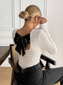 Serisse Women's Elegant Texture Fabric Crew Neck Backless Cut-Out Twist Hem Fitted T-Shirt, Spring/Autumn Winter Casual