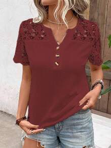 SHEIN LUNE Áo thun tay ngắn cổ chữ V họa tiết hoa ren chắp vá dành cho nữ - Màu Đỏ Sâu - Xem 3