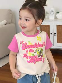 SpongeBob SquarePants | SHEIN T-shirt à manches courtes à col rond avec graphique de lettres et de dessins animés blocs de couleurs pour jeune fille