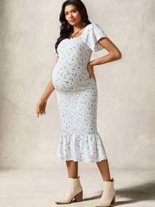 Boho Mama Maternity Floral Printed Shirred Fitted Casual Vacation Dress - Blue and White - View 4