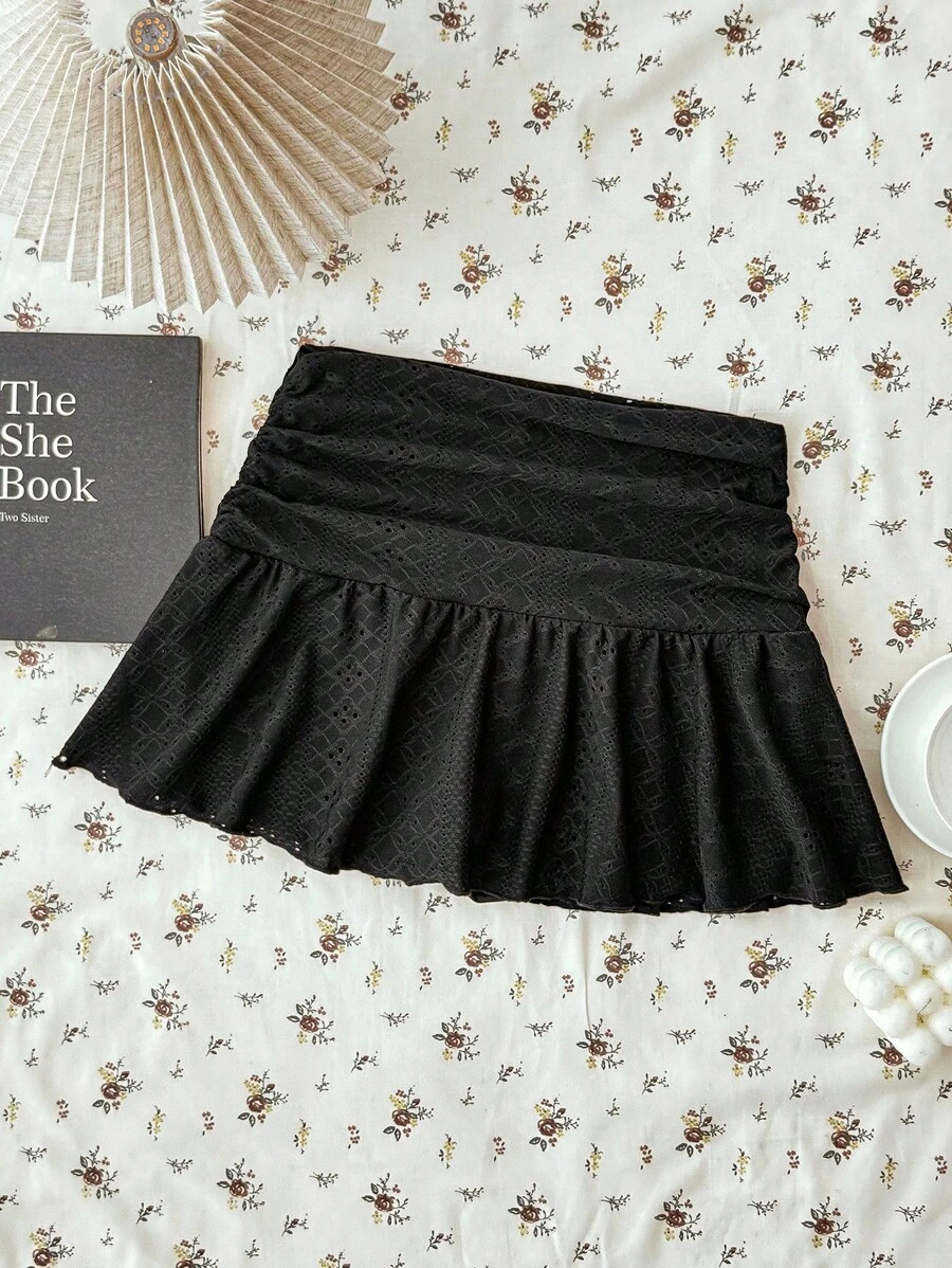 少女黑色针织休闲百搭镂空褶皱 A 字低腰迷你裙，适合夏季