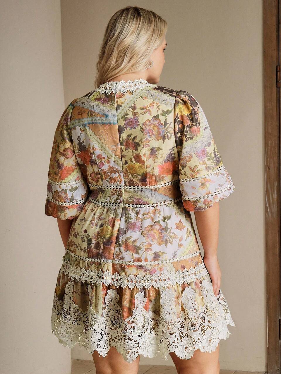 Plus Size Women Elegant V-Neck Lantern Sleeve Patchwork Floral Print Cinched Waist A-Line Dress, Suitable For Vacation, Spring/Summer Festival, Graduation