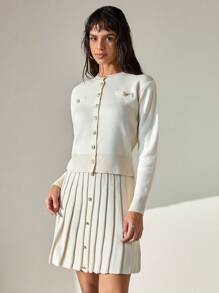 CLARA VERO 女士纯色前扣假口袋开衫和褶皱毛衣裙套装 - 米色 - 查看 4