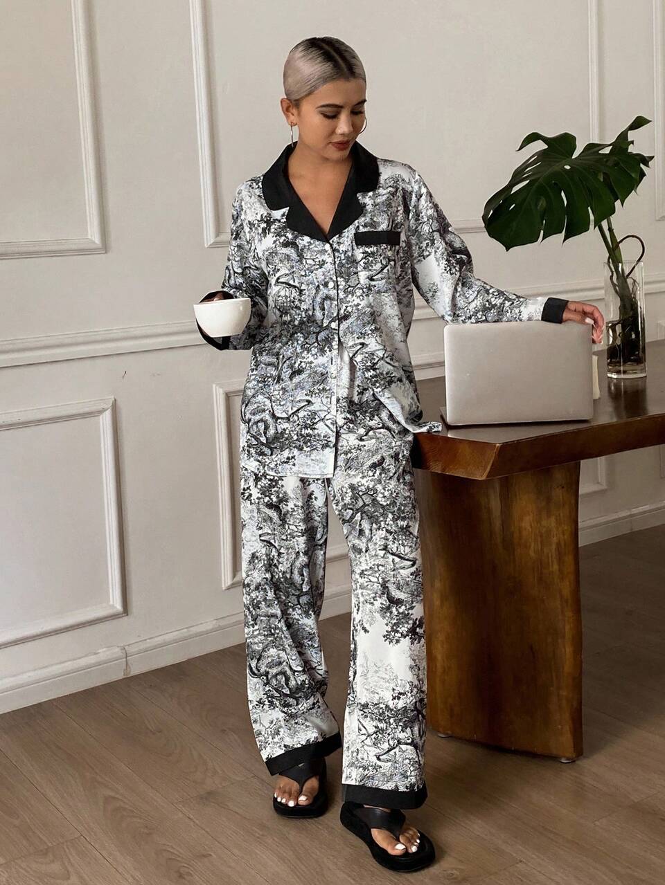 2pcs Women Graphic Patchwork & Solid Color Loose Long Sleeve Top & Pants Pajama Set, Fall Winter Clothes
