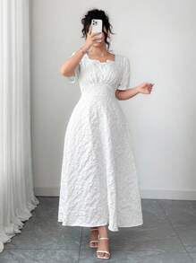 SHEIN Tall Vestido blanco romántico y elegante con estampado floral texturizado para mujer de talla grande, femenino y elegante, vestido largo blanco puro para fiesta, cita, salida, sesión de fotos - Blanco - Ver 4