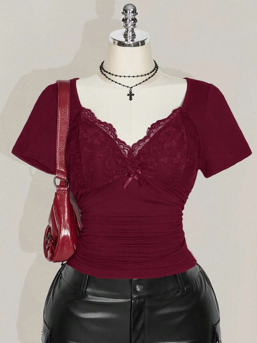 SHEIN ICON 加大码 V 领蕾丝拼布褶皱腰合身针织 T 恤，性感夏季上衣，婚礼宾客服装