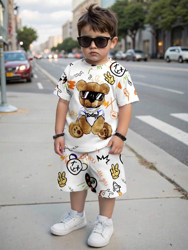 SHEIN Young Boy Casual Simple Cartoon Bear Pattern Short Sleeve T-Shirt And Shorts Set, Suitable For Summer