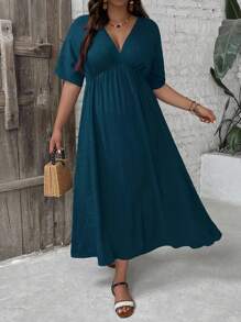 SHEIN VCAY Plus Size Women V-Neck Solid Color Short Sleeve Casual Vacation Dress