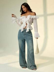 SHEIN PETITE قميص نسائي أبيض طويل الأكمام واحد الكتف ذو كشكشة رومانسي وجذاب للربيع والصيف، به كشكشة في الرقبة وذيل غير متماثل، مناسب للأعياد والعطلات والحفلات والاستخدام اليومي