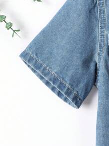 2 件套复古水洗牛仔青年男童休闲街头服饰套装 - 短袖 T 恤和松紧腰卷边短裤